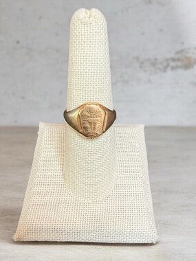 Vintage Solid 14K Yellow Gold Signet Ring - Size 7.5- 6 grams